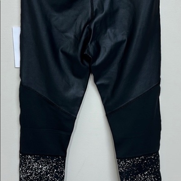 Zyia Active Black Reflective Metallic Light N’tight High Rise Legging size 4 - Picture 4 of 6